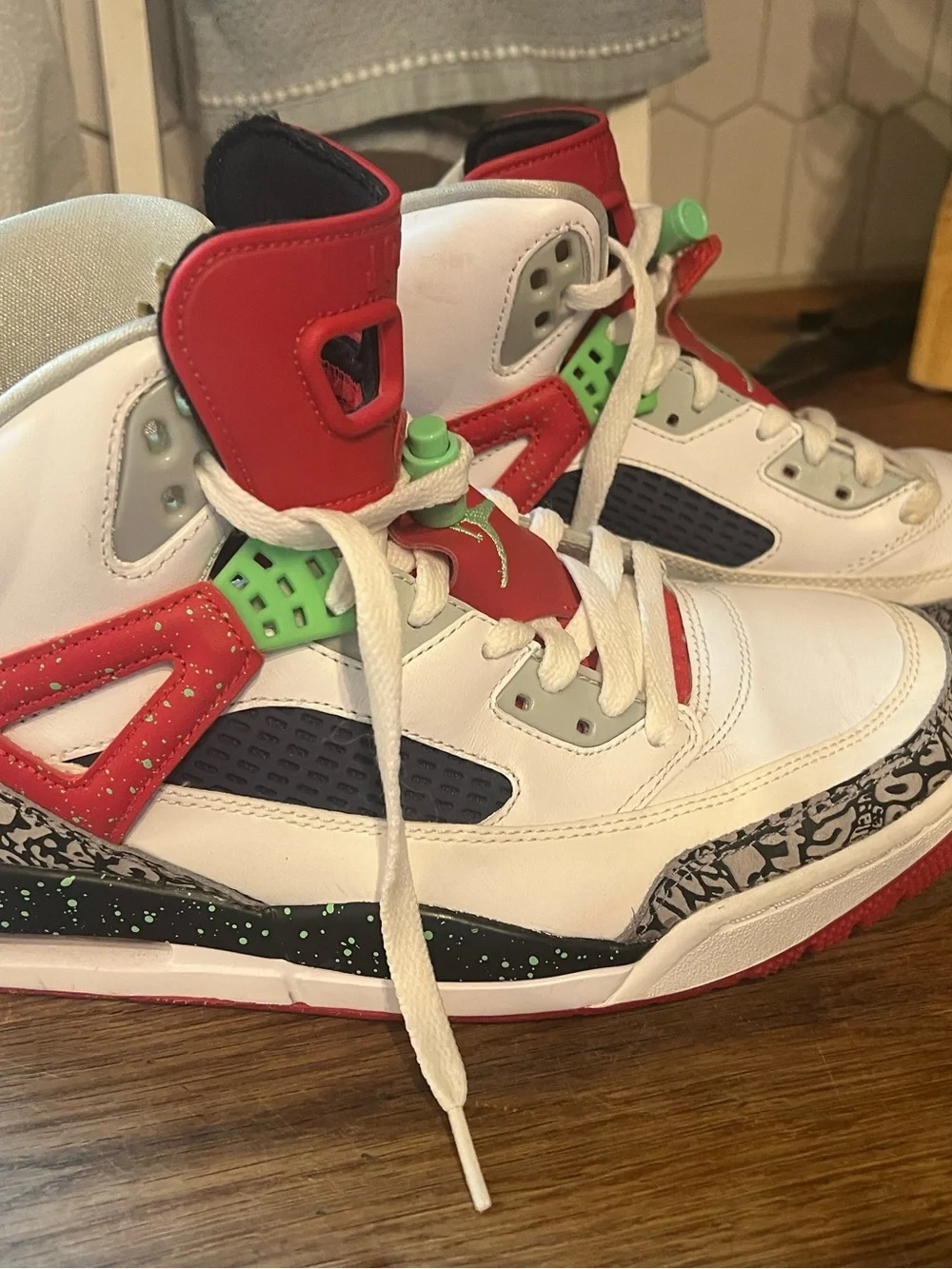 Air Jordan Spizike- White/Red